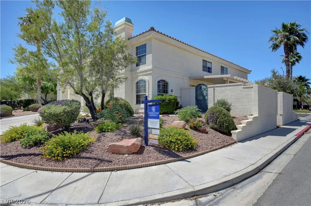 8012 Lisa Dawn, Las Vegas, NV 89147