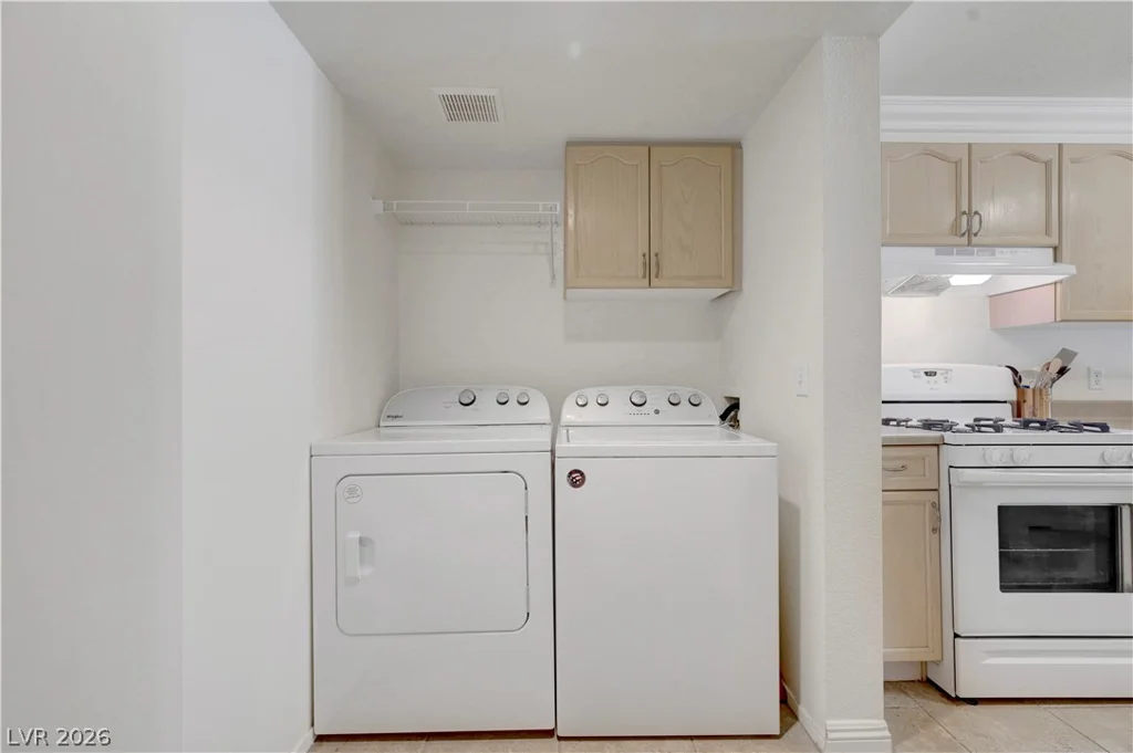 8012 Lisa Dawn, Las Vegas, NV 89147