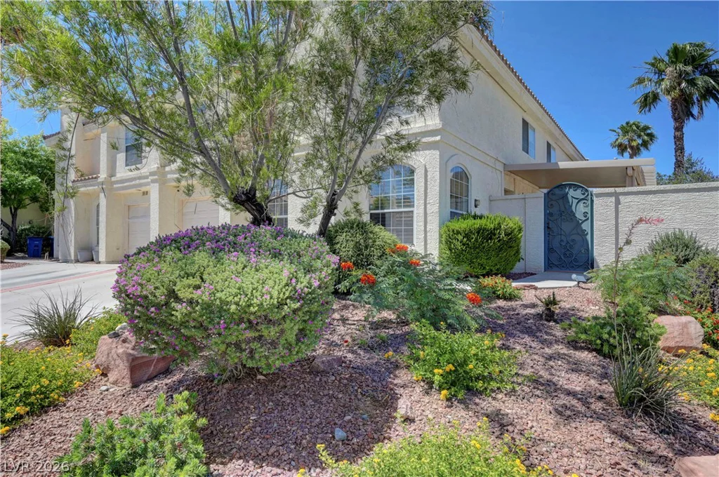 8012 Lisa Dawn, Las Vegas, NV 89147