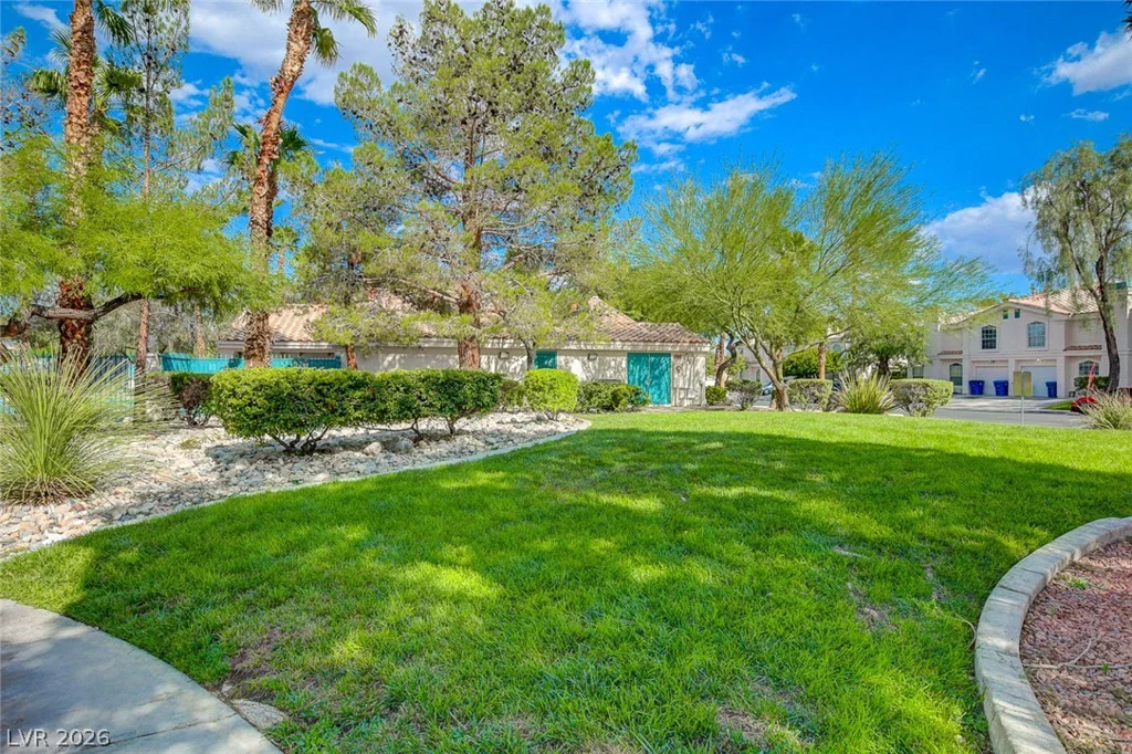 8012 Lisa Dawn, Las Vegas, NV 89147