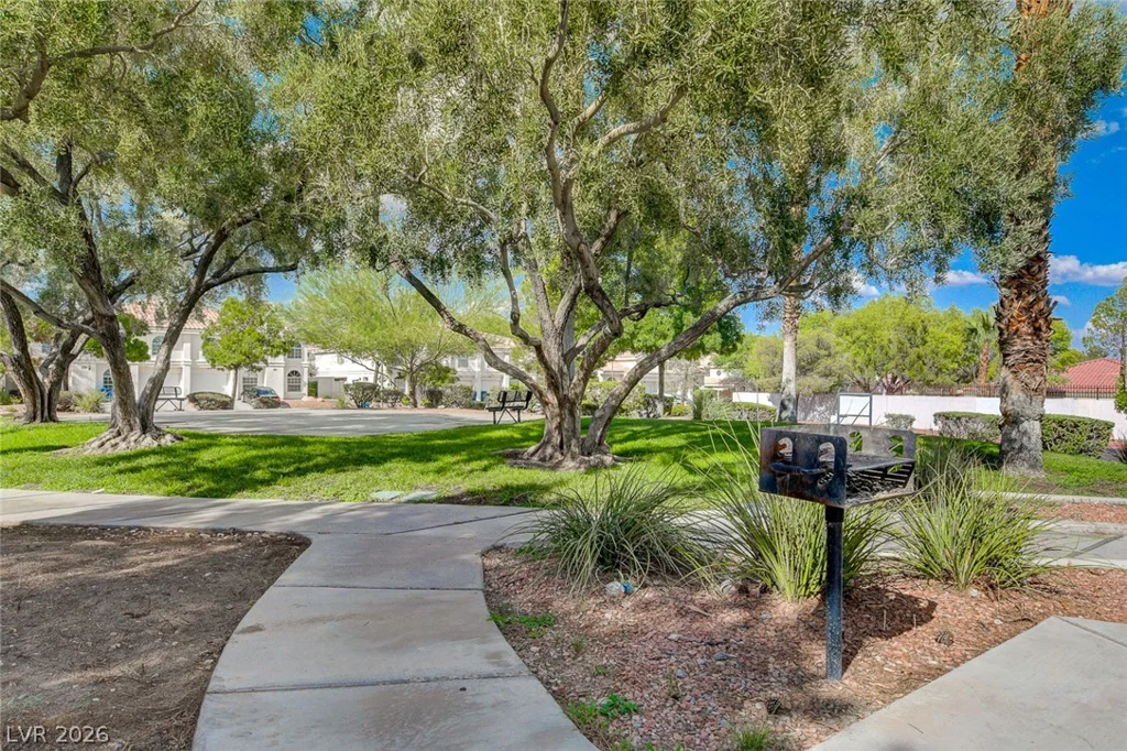 8012 Lisa Dawn, Las Vegas, NV 89147