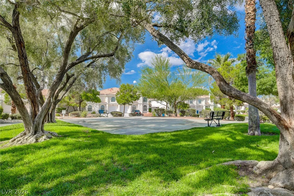 8012 Lisa Dawn, Las Vegas, NV 89147