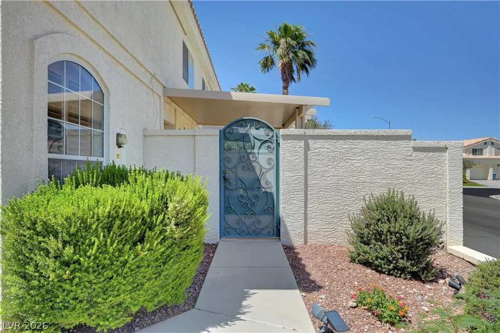 8012 Lisa Dawn, Las Vegas, NV 89147