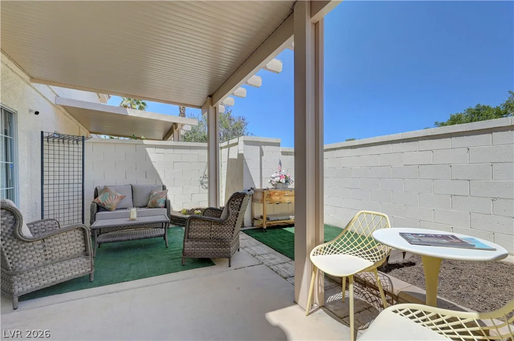 8012 Lisa Dawn, Las Vegas, NV 89147