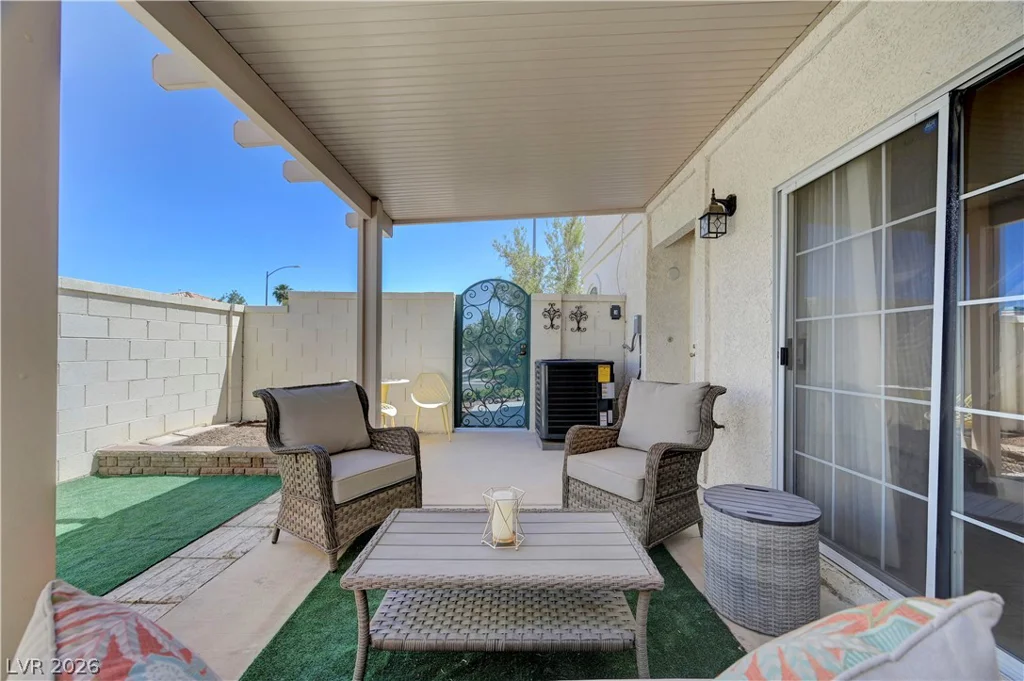 8012 Lisa Dawn, Las Vegas, NV 89147