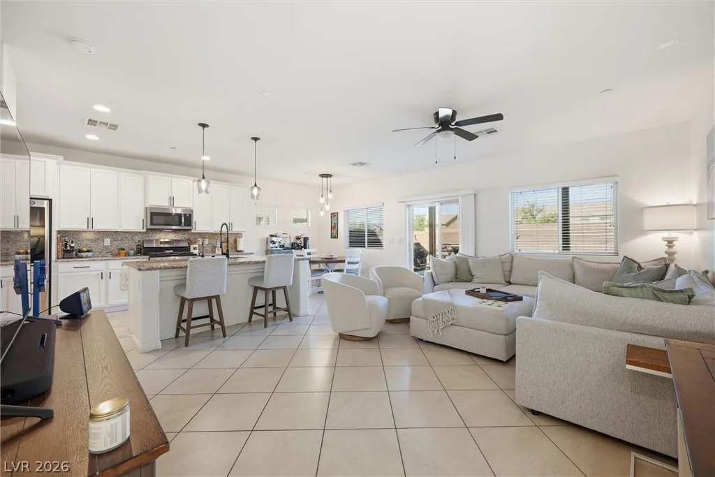 386 Layla Bay, Henderson, NV 89014