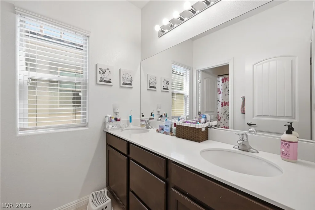 386 Layla Bay, Henderson, NV 89014