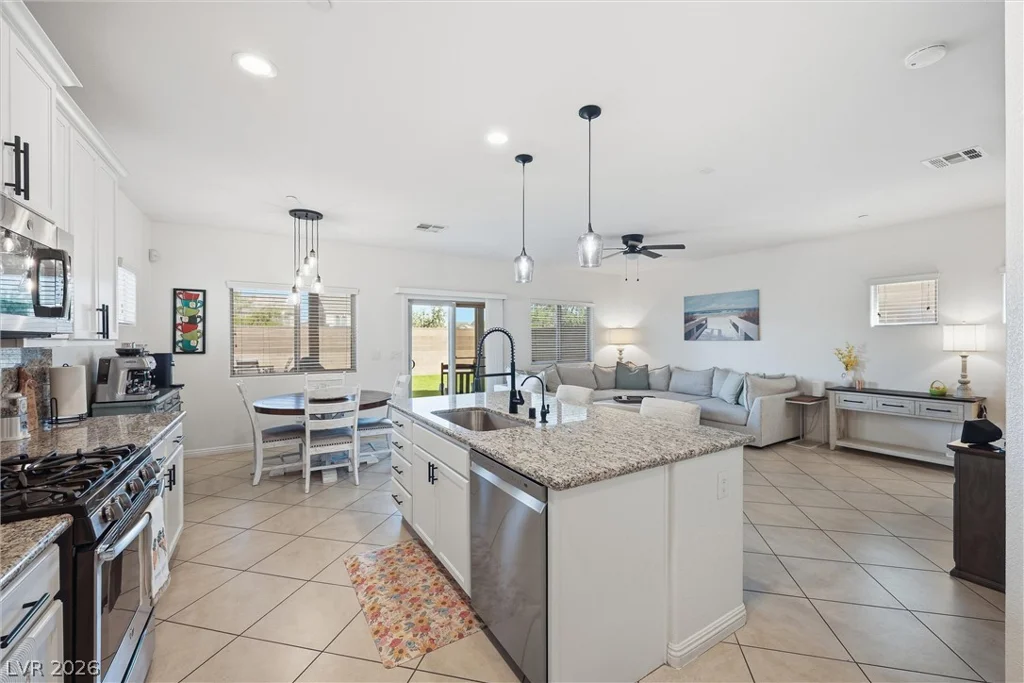 386 Layla Bay, Henderson, NV 89014