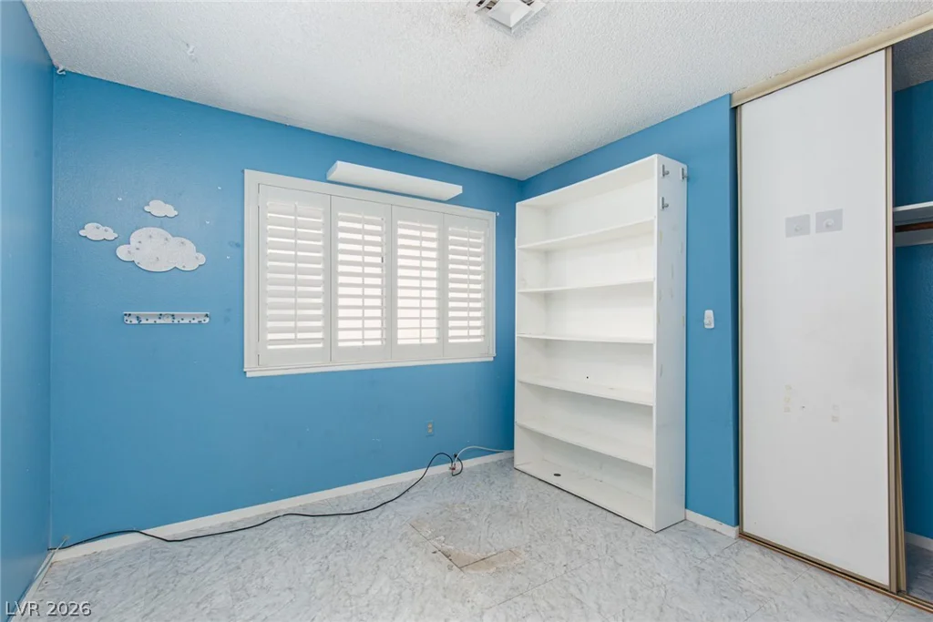 2709 Yardley, Las Vegas, NV 89102