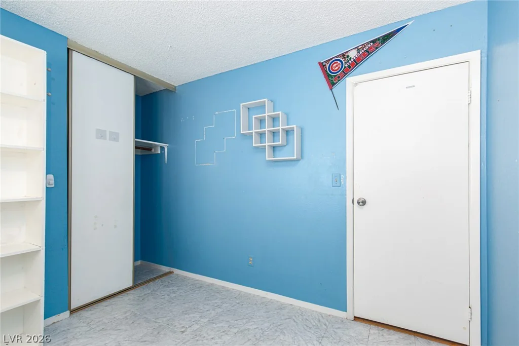 2709 Yardley, Las Vegas, NV 89102