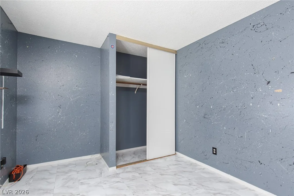 2709 Yardley, Las Vegas, NV 89102