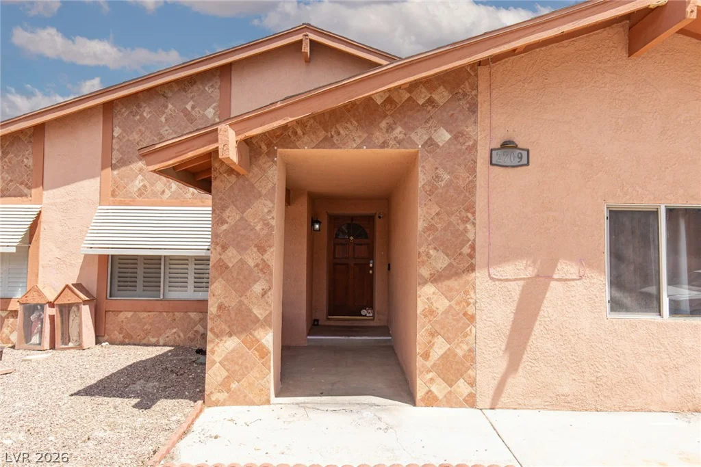 2709 Yardley, Las Vegas, NV 89102