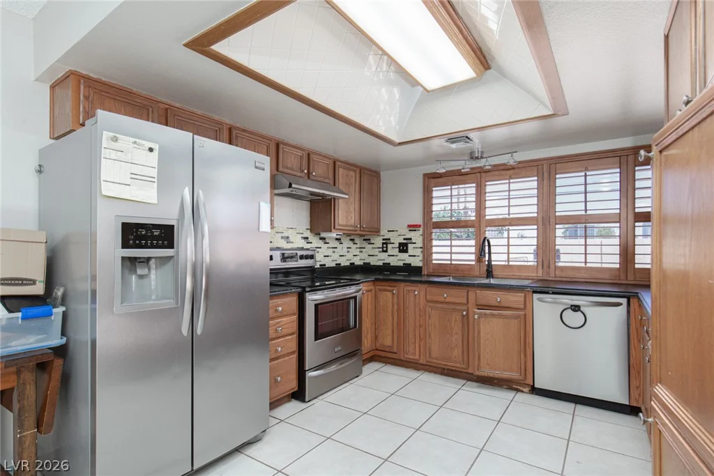 2709 Yardley, Las Vegas, NV 89102