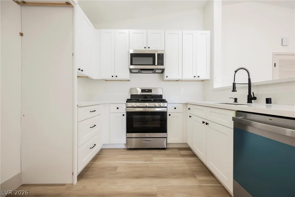 6090 Allred, Henderson, NV 89011