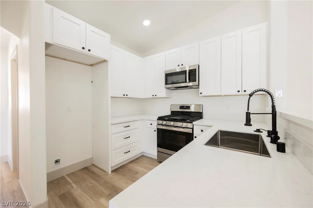 6090 Allred, Henderson, NV 89011