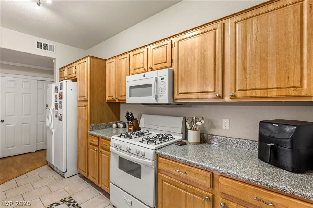 5855 Valley, North Las Vegas, NV 89031