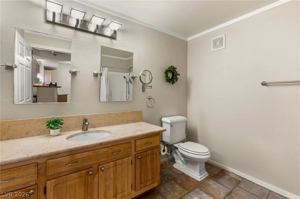 5855 Valley, North Las Vegas, NV 89031