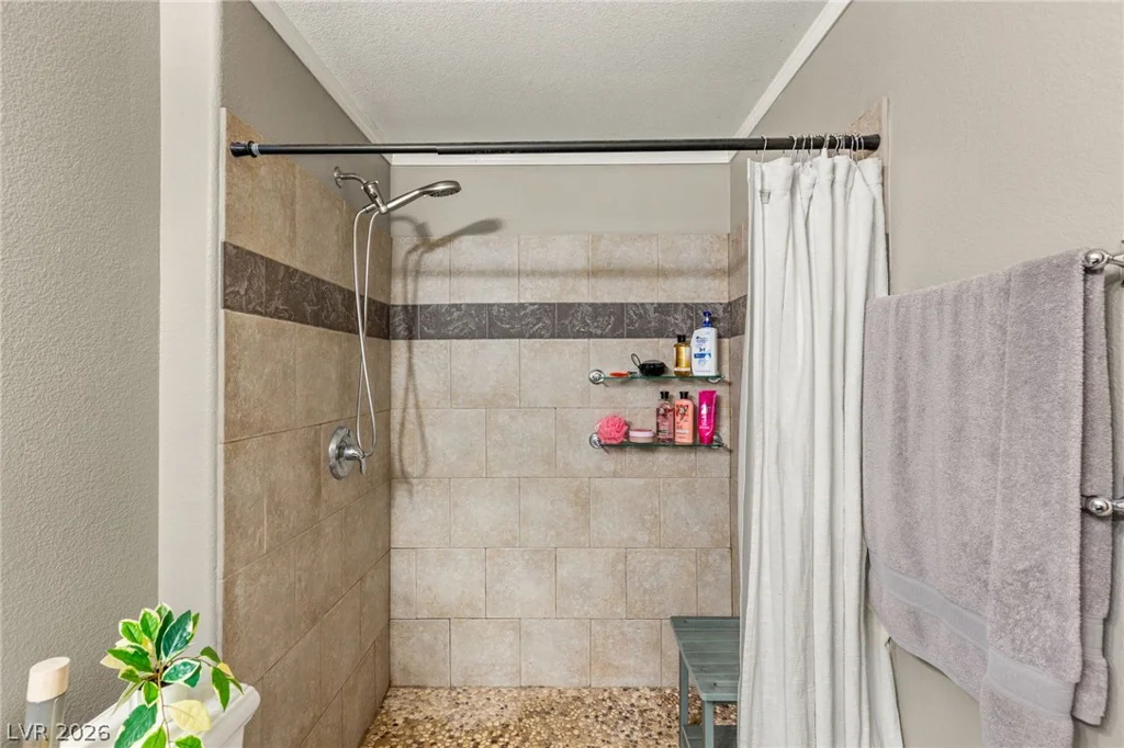 5855 Valley, North Las Vegas, NV 89031