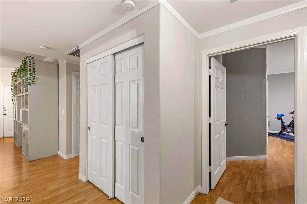 5855 Valley, North Las Vegas, NV 89031