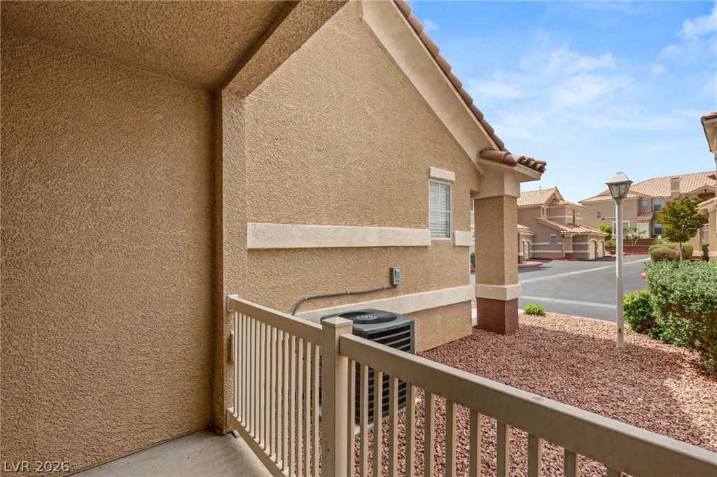 5855 Valley, North Las Vegas, NV 89031