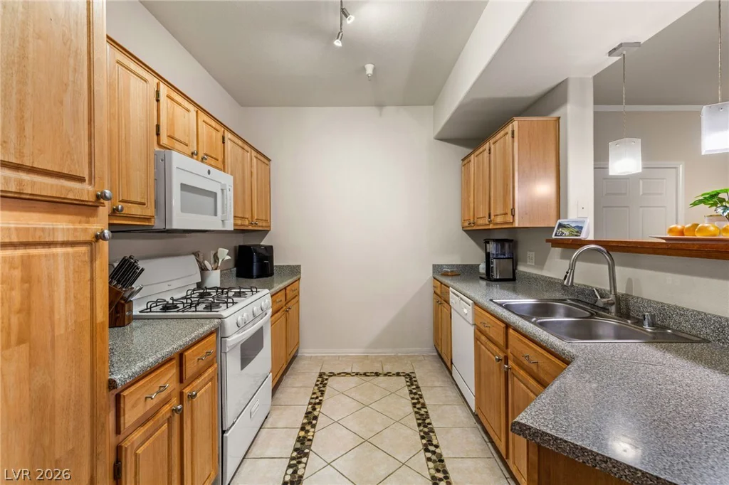 5855 Valley, North Las Vegas, NV 89031