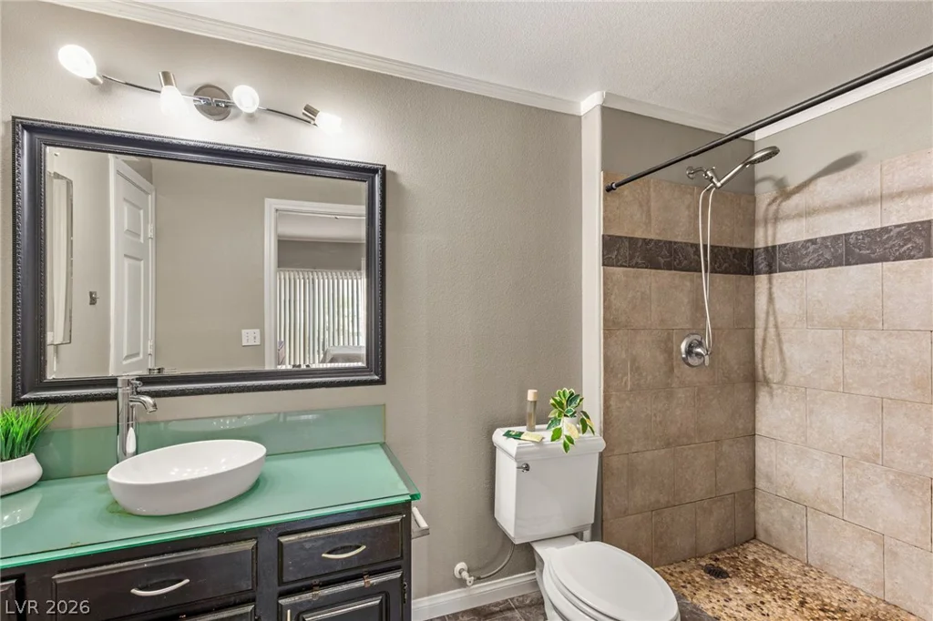 5855 Valley, North Las Vegas, NV 89031