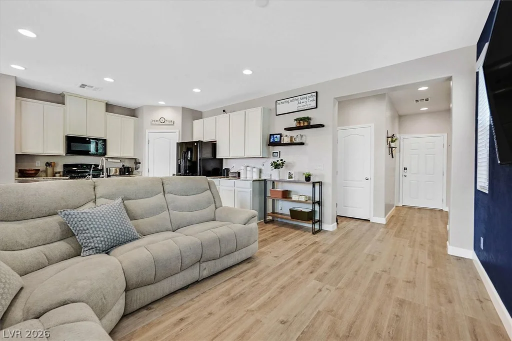 7664 Eastham Bay, Las Vegas, NV 89179