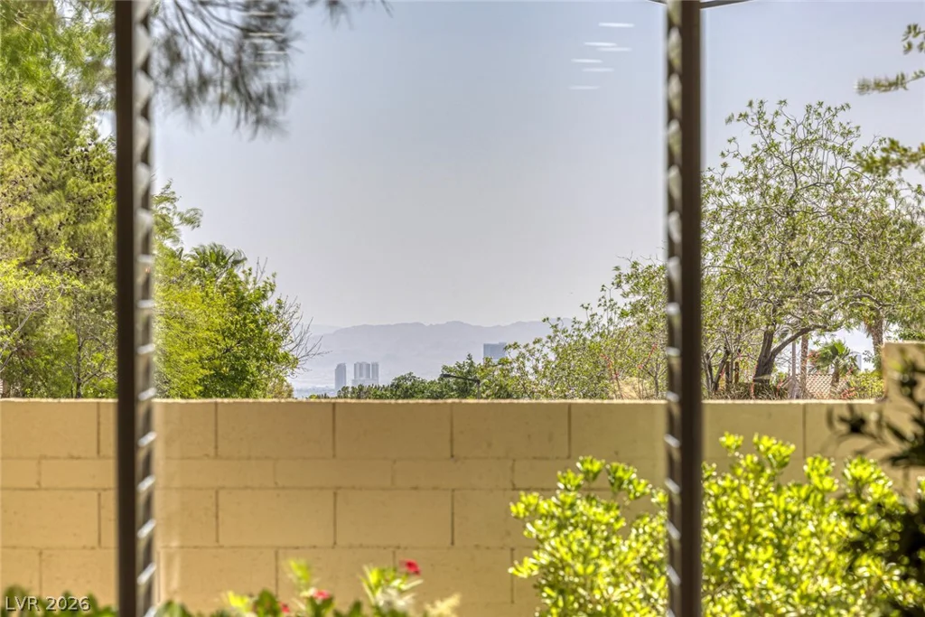 2116 Spring Water, Las Vegas, NV 89134