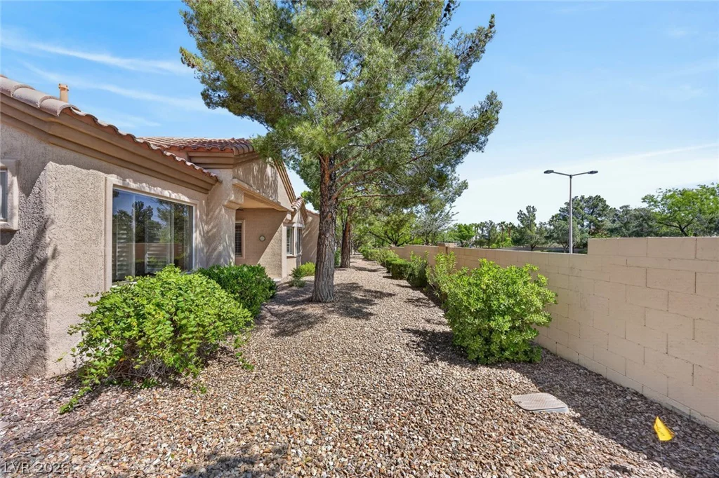 2116 Spring Water, Las Vegas, NV 89134