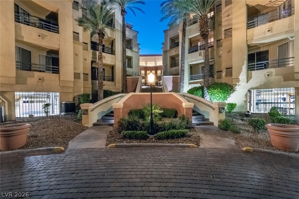 230 Flamingo, Las Vegas, NV 89169