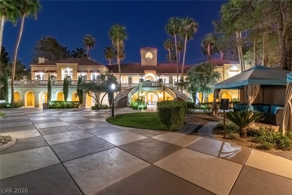 230 Flamingo, Las Vegas, NV 89169
