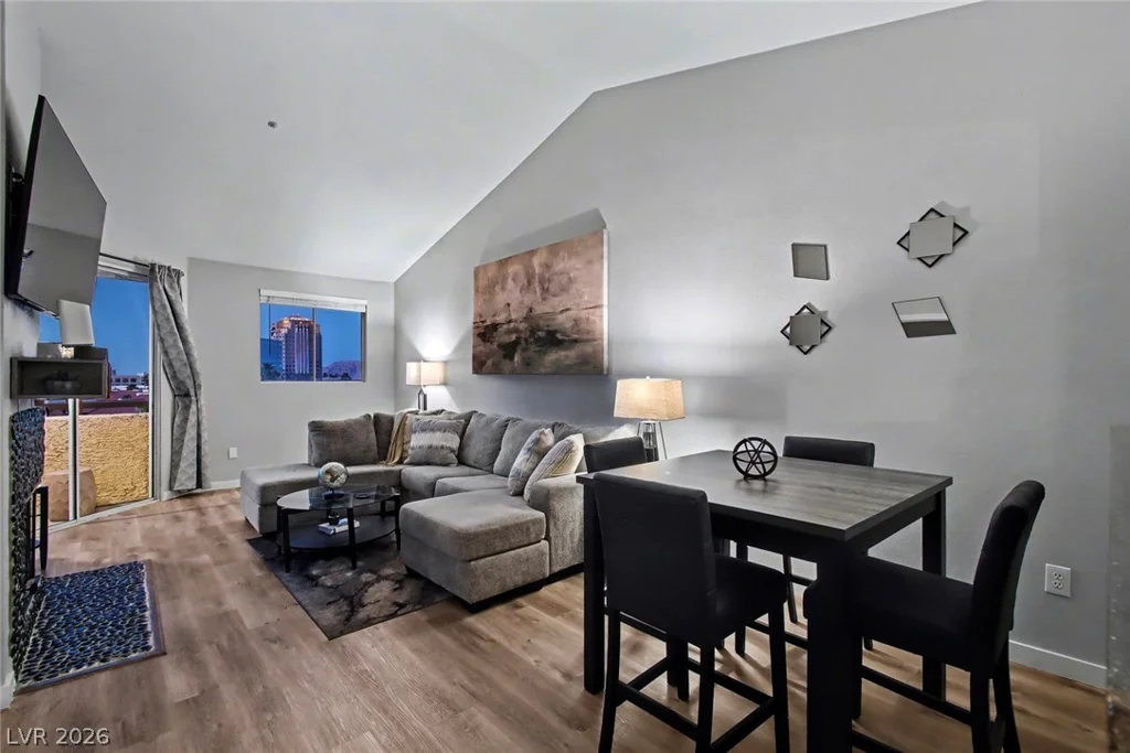 230 Flamingo, Las Vegas, NV 89169