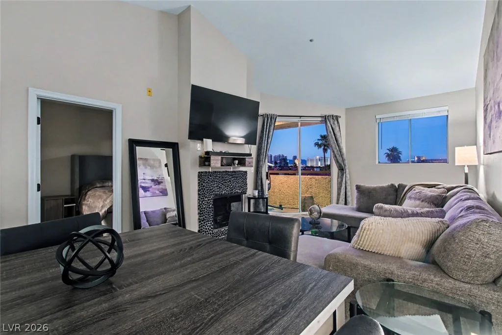 230 Flamingo, Las Vegas, NV 89169