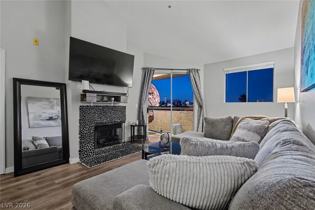 230 Flamingo, Las Vegas, NV 89169