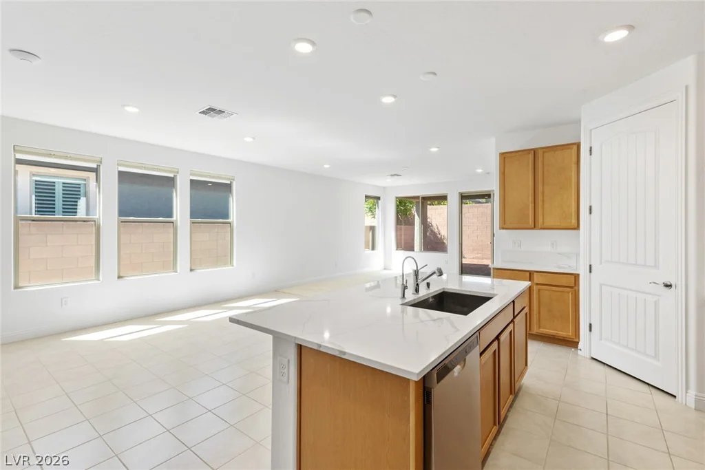 2392 Elmont, North Las Vegas, NV 89086