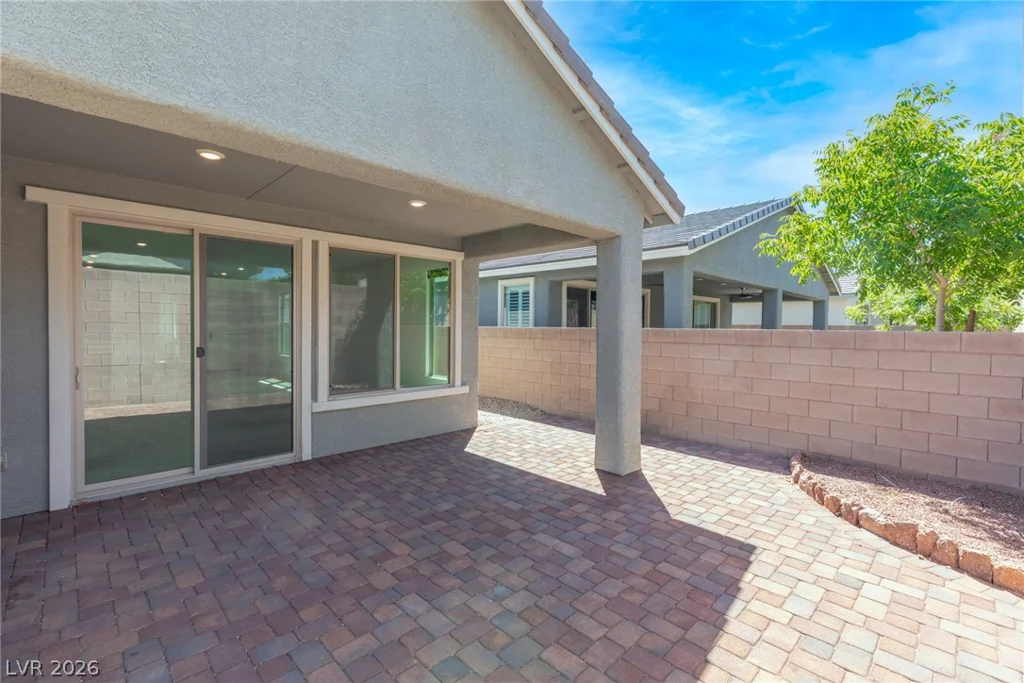 2392 Elmont, North Las Vegas, NV 89086