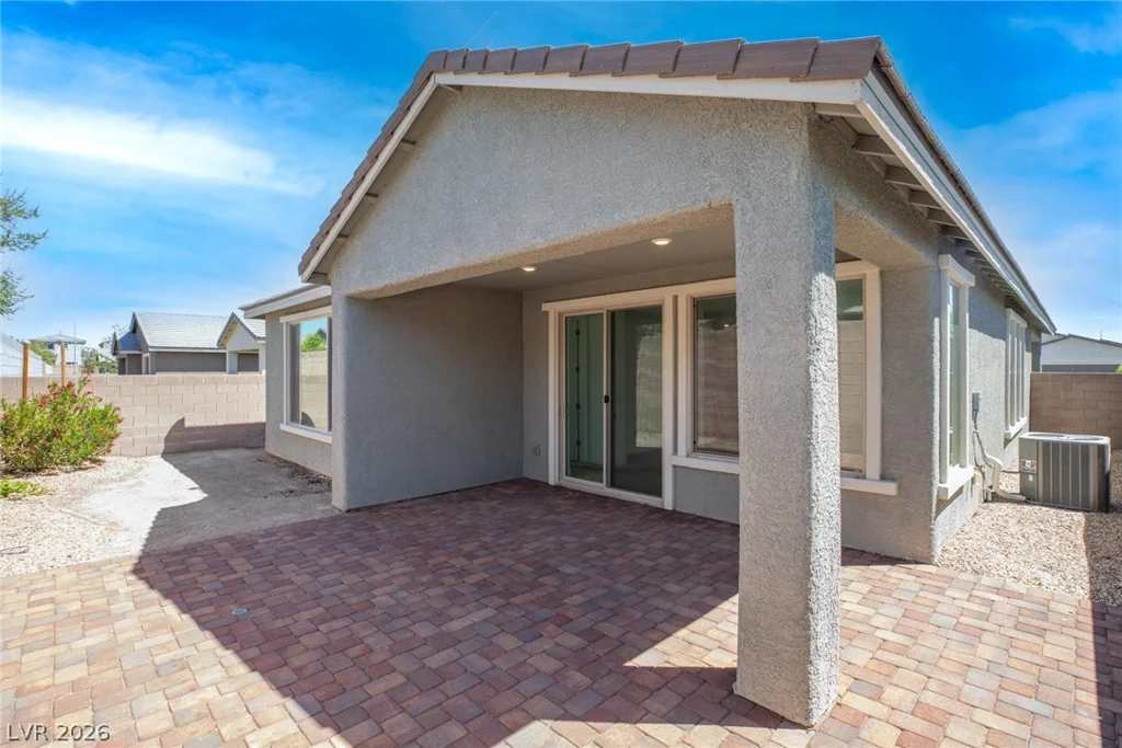 2392 Elmont, North Las Vegas, NV 89086