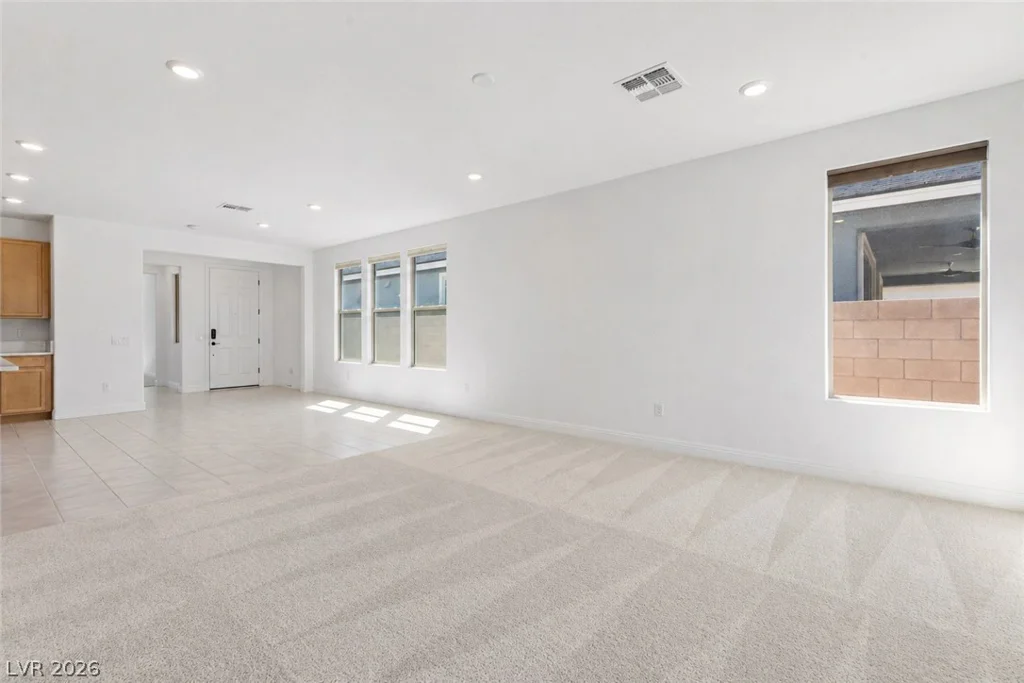 2392 Elmont, North Las Vegas, NV 89086