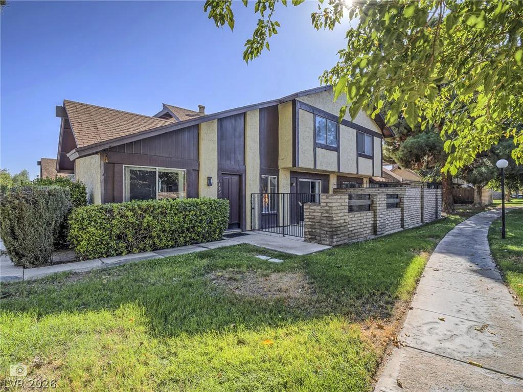 4504 Del Oro, Las Vegas, NV 89102