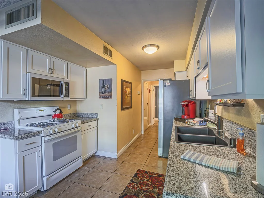 4504 Del Oro, Las Vegas, NV 89102