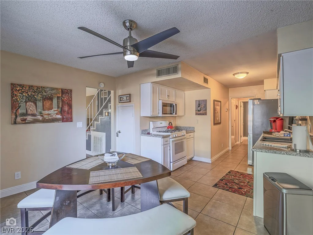 4504 Del Oro, Las Vegas, NV 89102