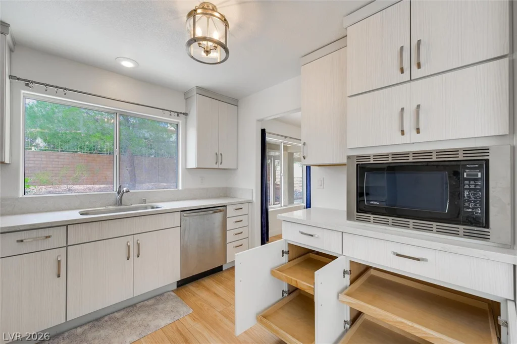 3017 Hawksdale, Las Vegas, NV 89134