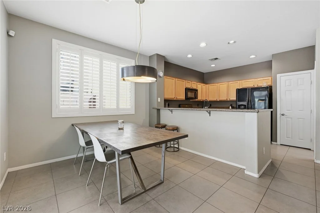 7955 Prairie River, Las Vegas, NV 89113