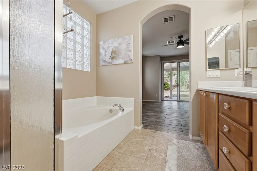 7955 Prairie River, Las Vegas, NV 89113