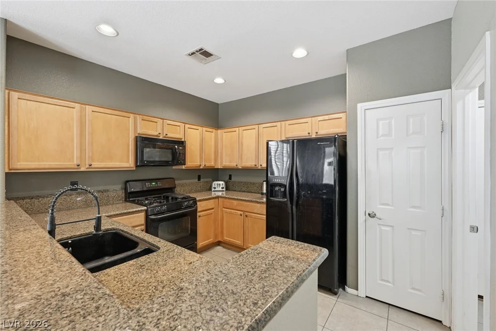 7955 Prairie River, Las Vegas, NV 89113