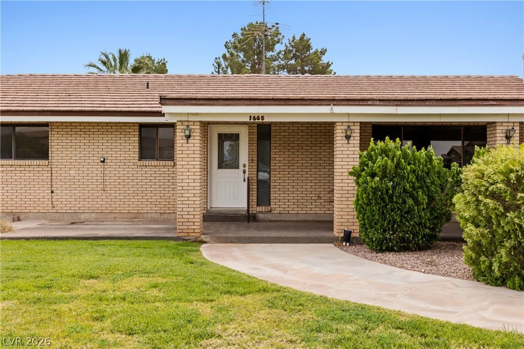 1665 Whipple, Logandale, NV 89021