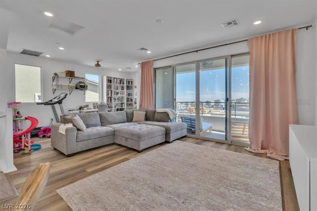 11695 Gentle Birdsong, Las Vegas, NV 89138