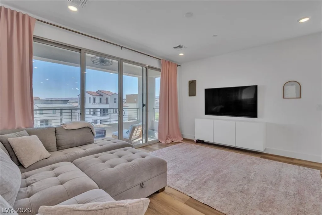 11695 Gentle Birdsong, Las Vegas, NV 89138