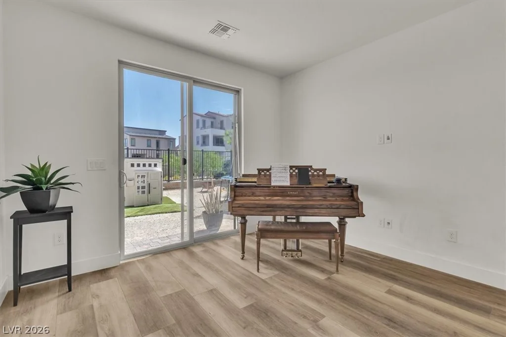 11695 Gentle Birdsong, Las Vegas, NV 89138