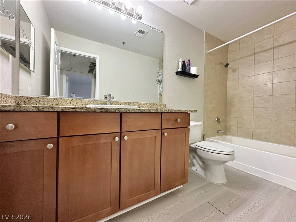 4200 Valley View, Las Vegas, NV 89103